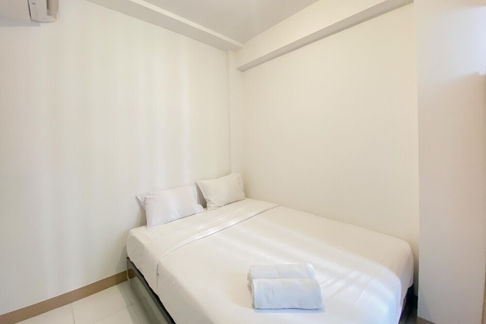 Джакарта: Homey And Comfortable 2Br At Tokyo Riverside Pik 2 Apartment