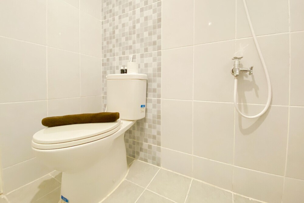 Джакарта: Homey And Comfortable 2Br At Tokyo Riverside Pik 2 Apartment