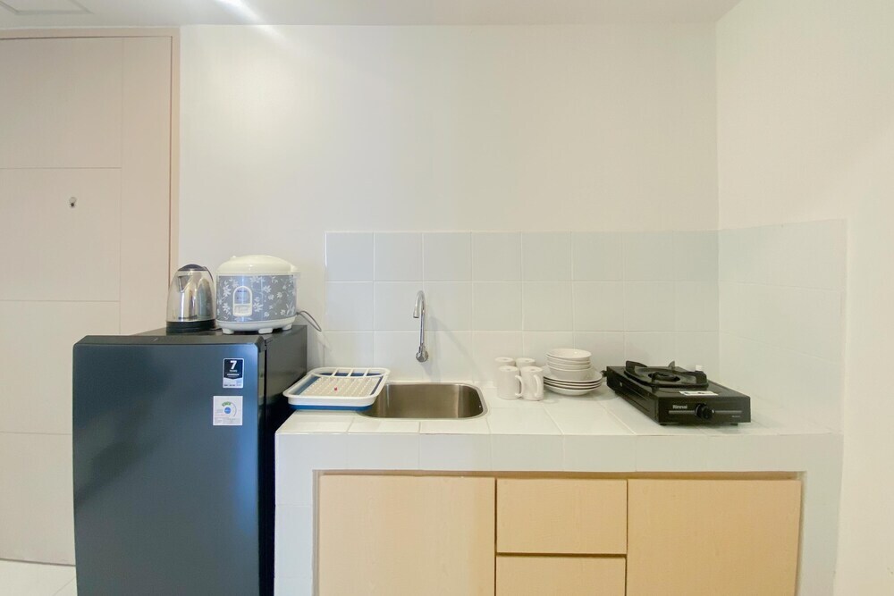 Джакарта: Homey And Comfortable 2Br At Tokyo Riverside Pik 2 Apartment