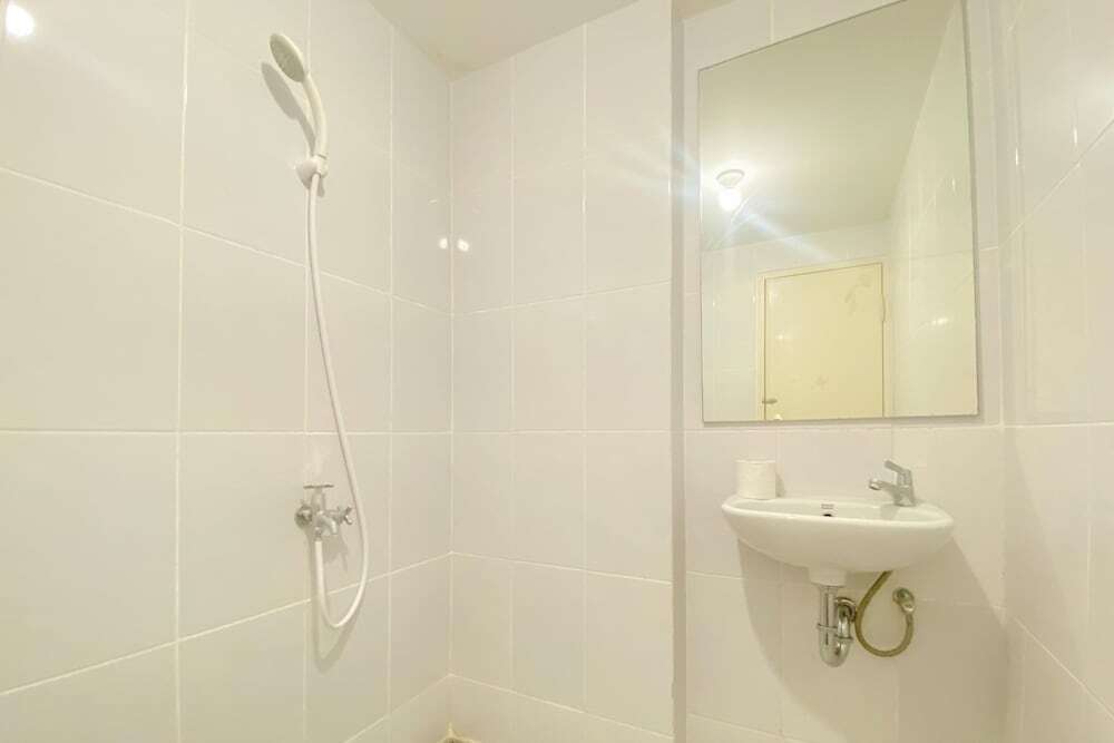 Джакарта: Homey And Comfortable 2Br At Tokyo Riverside Pik 2 Apartment