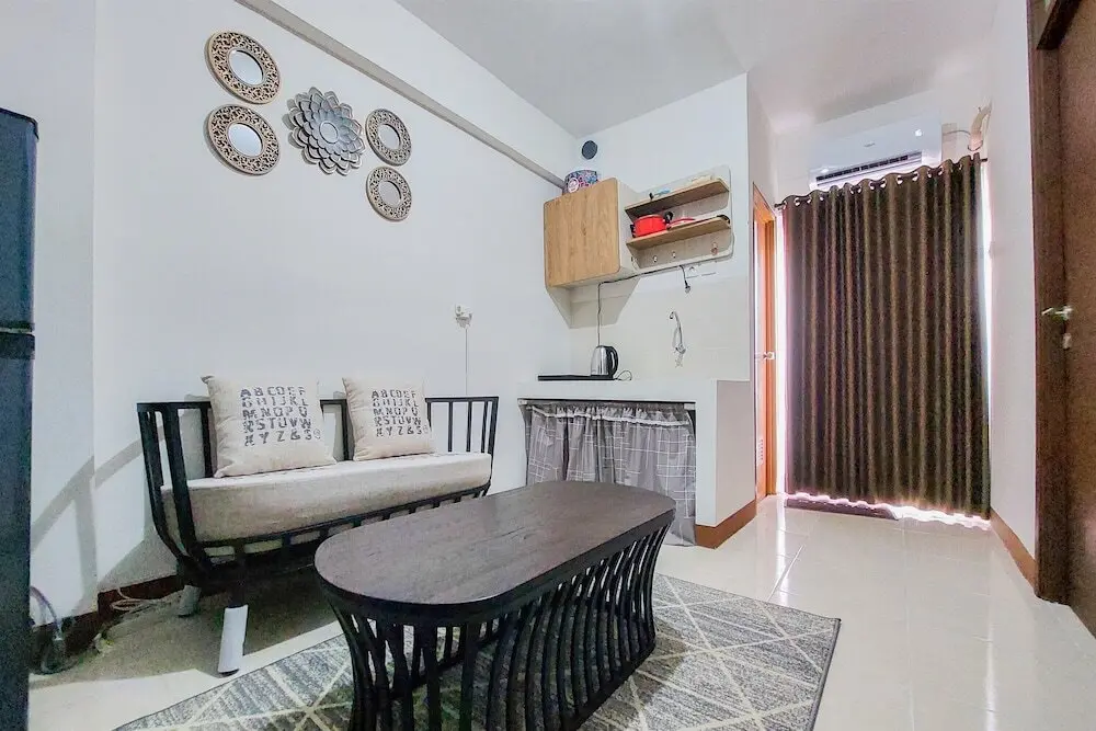 Южный Тангеранг: Homey And Cozy Stay 1Br Loftvilles City Apartment