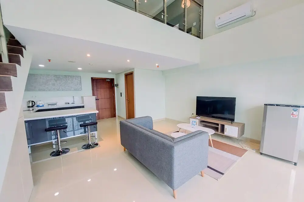 Медан: Big Studio Loft Apartment at The Reiz Condominium Medan By Travelio