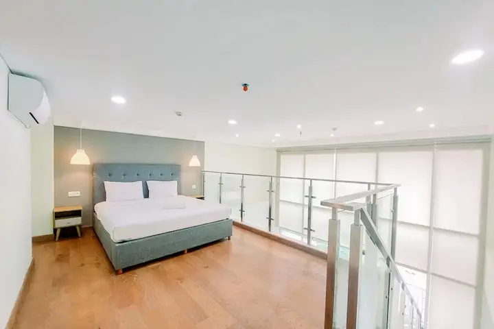 Медан: Big Studio Loft Apartment at The Reiz Condominium Medan By Travelio
