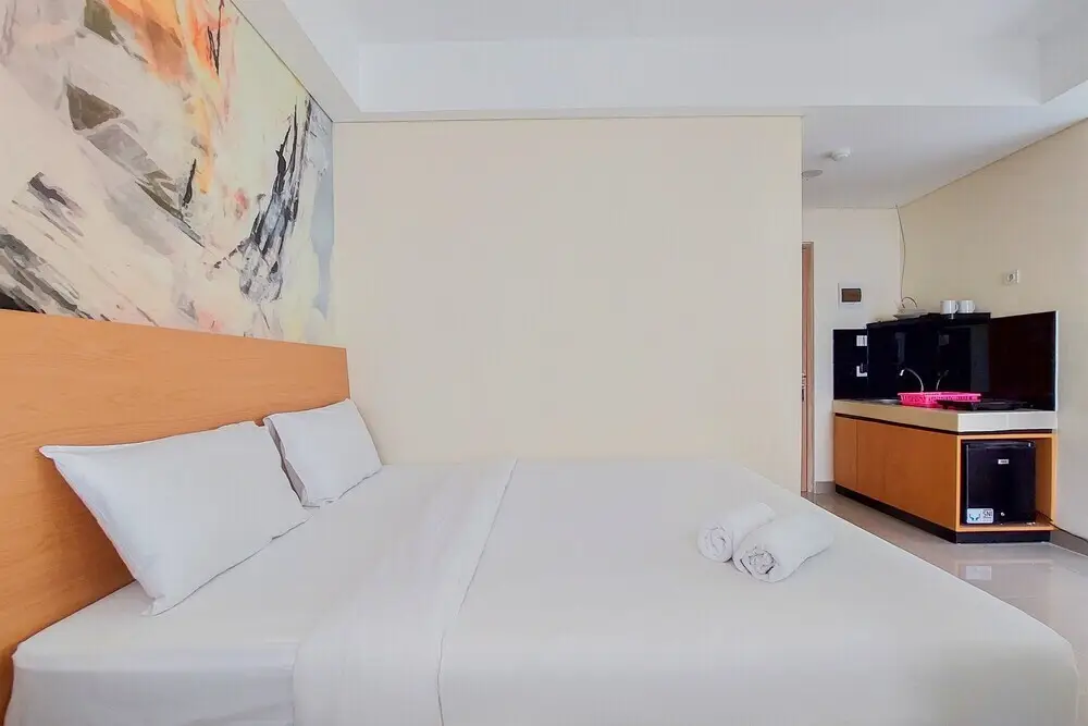 Legok: Homey And Comfort Studio Apartment At B Residence