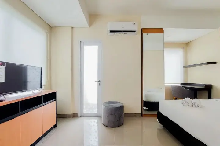 Legok: Homey And Comfort Studio Apartment At B Residence