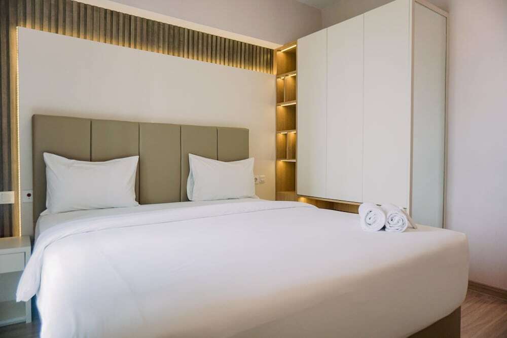 Legok: Homey And Spacious 3Br At Sky House Bsd Apartment