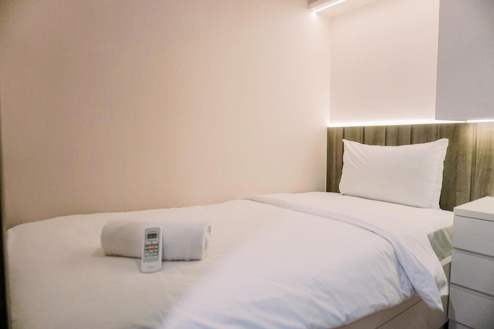 Legok: Homey And Spacious 3Br At Sky House Bsd Apartment