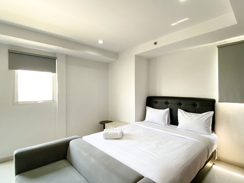 Чикаранг: Spacious And Comfy Studio Room Azalea Suites Apartment