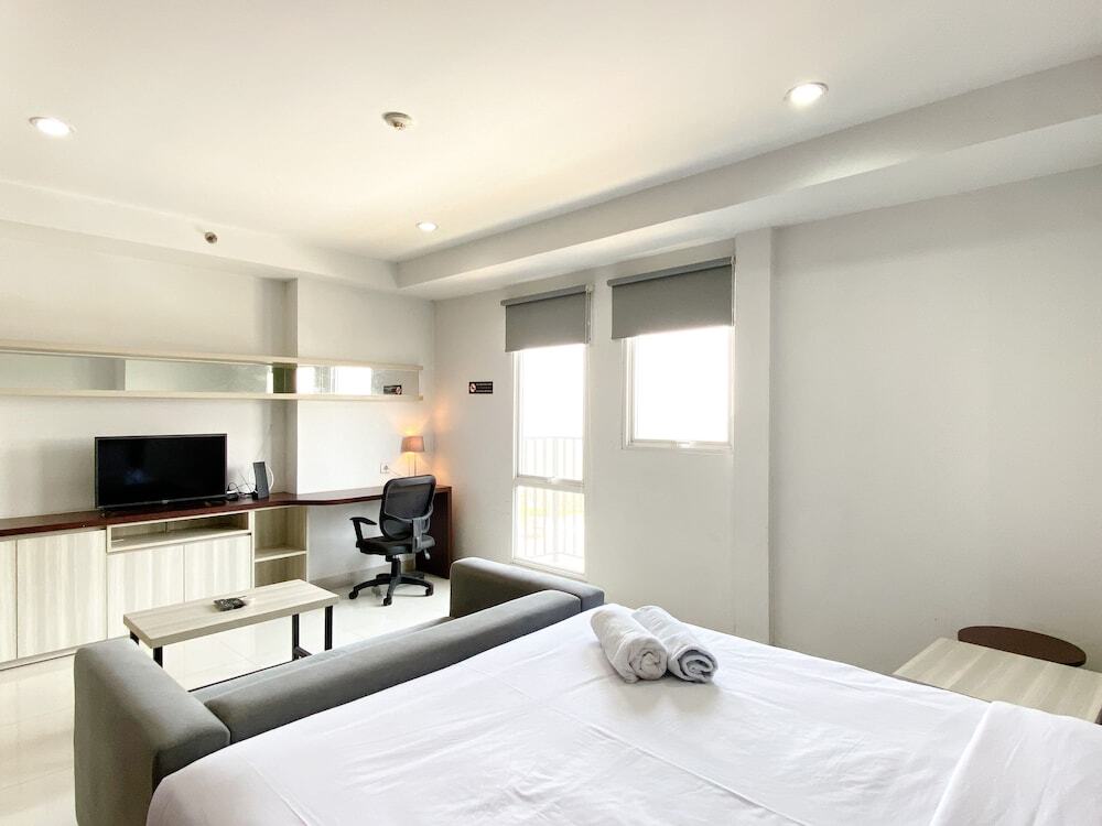 Чикаранг: Spacious And Comfy Studio Room Azalea Suites Apartment
