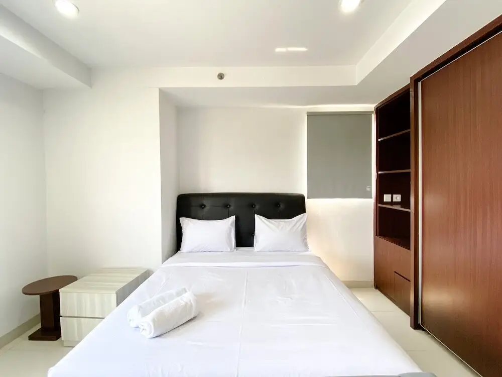 Чикаранг: Spacious And Comfy Studio Room Azalea Suites Apartment