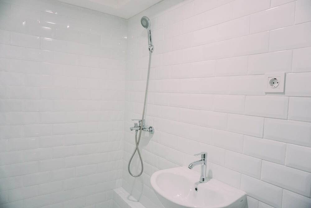 Южный Тангеранг: Cozy Stay And Comfy Studio Loft Kingland Avenue Apartment