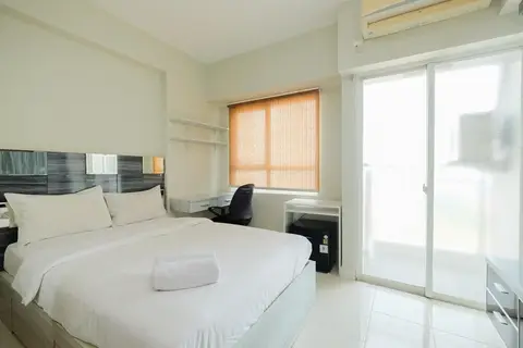 Homey And Warm Studio Room At Taman Melati Margonda Apartment — фото 1