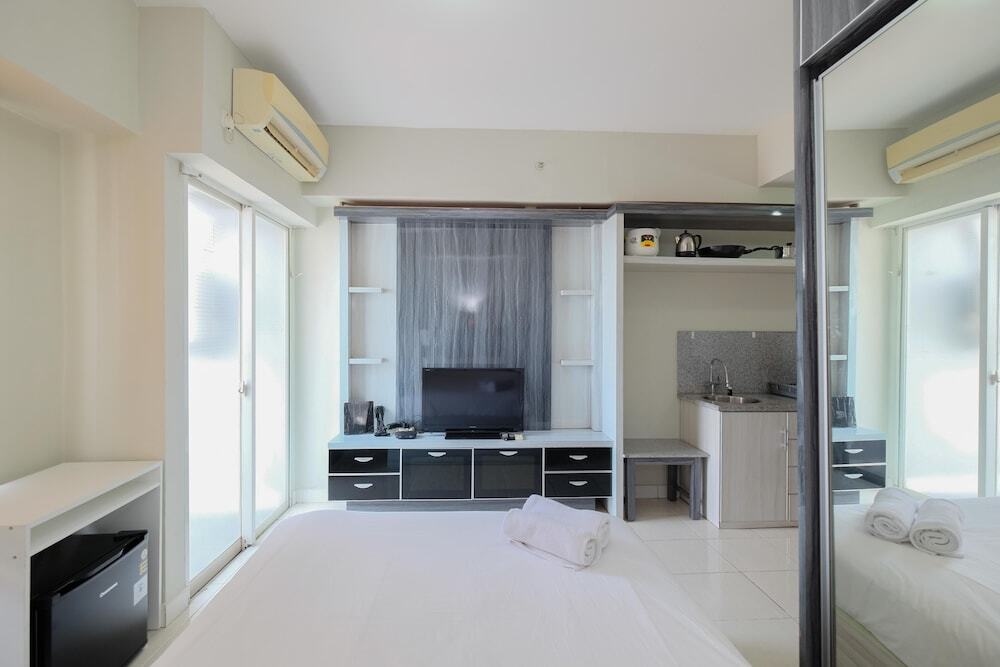 Депок: Homey And Warm Studio Room At Taman Melati Margonda Apartment
