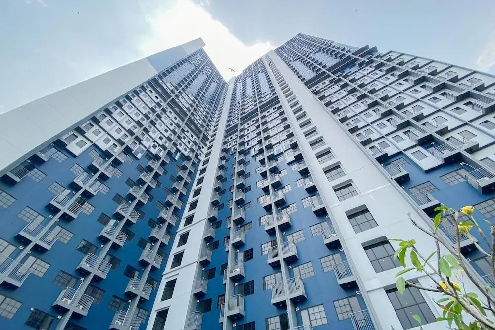 Minimalist 1Br With Extra Room At Evenciio Margonda Apartment — фото 1