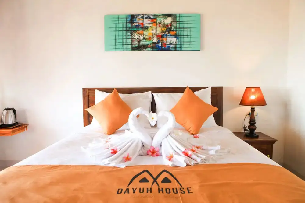 Пенида: Dayuh House