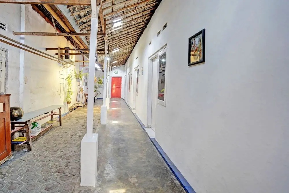 Джомбанг: OYO Life 92921 Omaya Kost Syariah