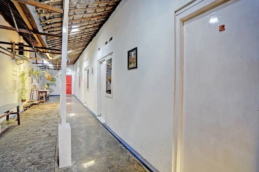 Джомбанг: OYO Life 92921 Omaya Kost Syariah