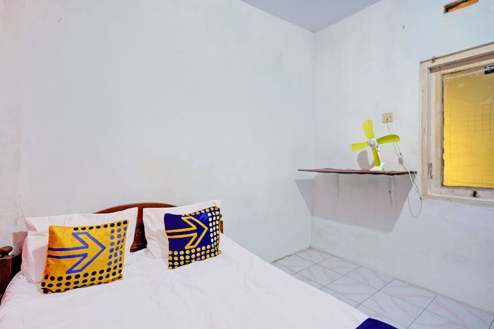 Джомбанг: OYO Life 92921 Omaya Kost Syariah