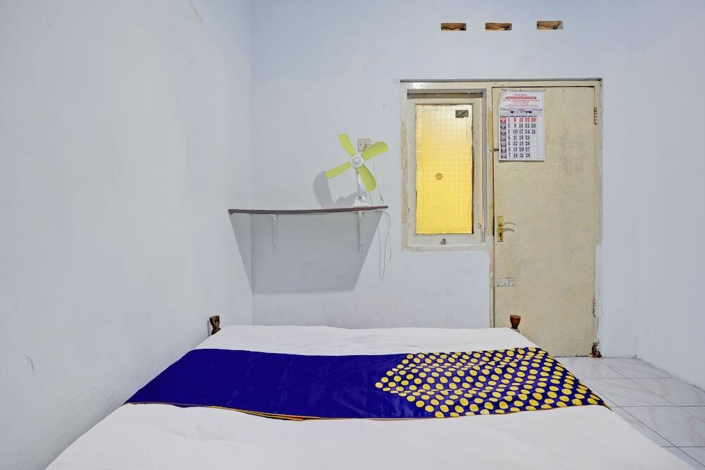 Джомбанг: OYO Life 92921 Omaya Kost Syariah