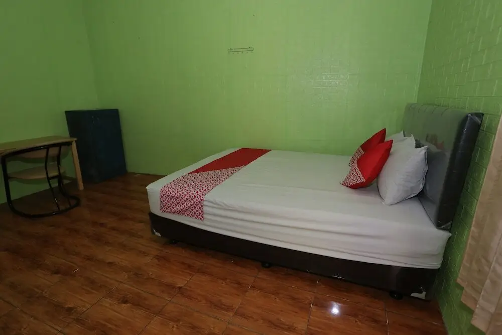 Бекаси: OYO 93021 Kost Dison