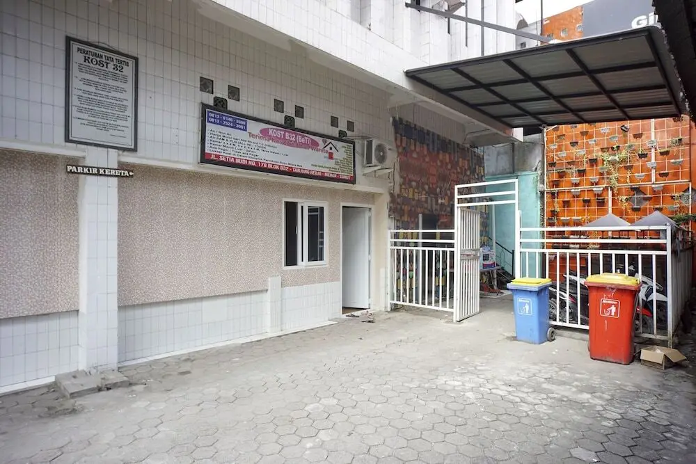 Медан: OYO 93003 B32 Homestay