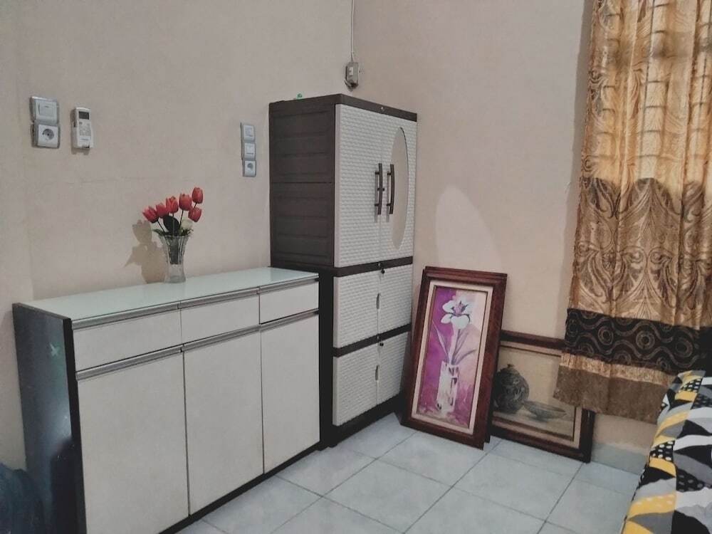 Медан: OYO 92881 Nany Ayahanda Syariah