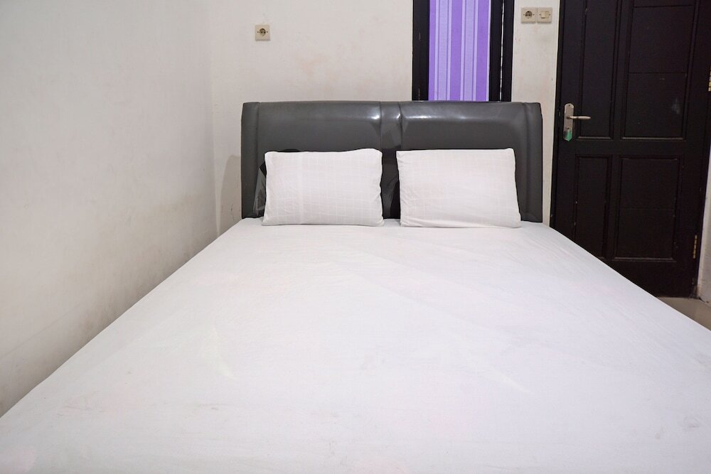 Блитар: Kost Putih Syariah