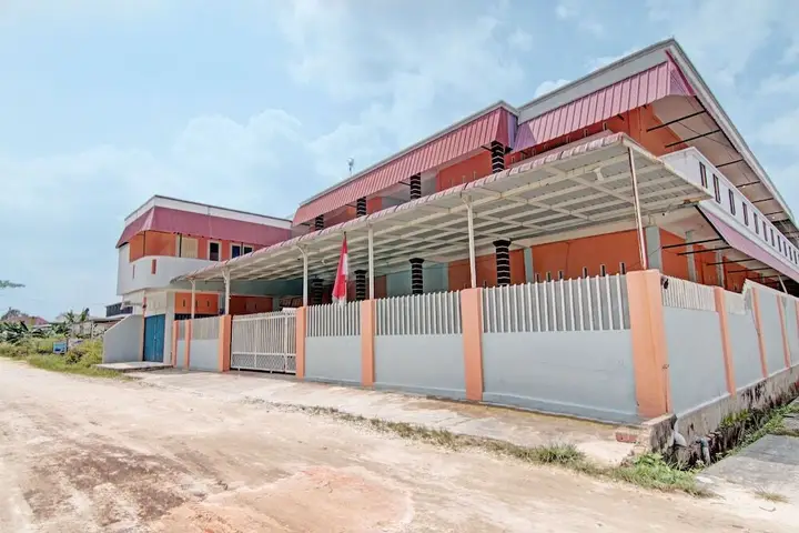 Пеканбару: OYO 92924 Kalista Guest House Syariah