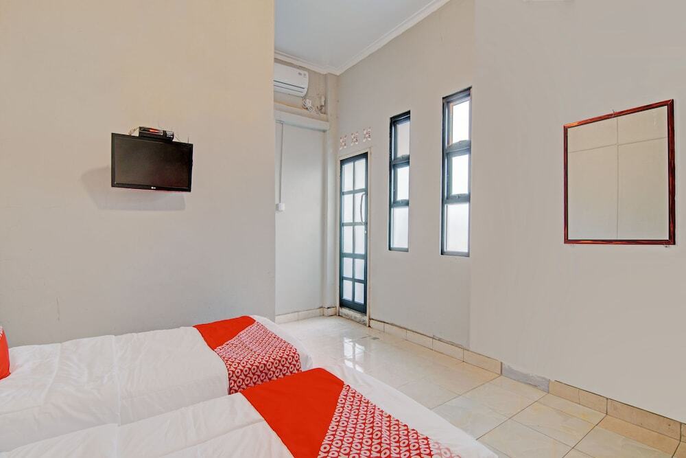 Пеканбару: OYO 92924 Kalista Guest House Syariah