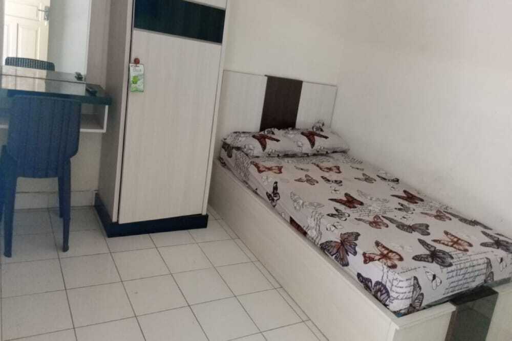Чиребон: SPOT ON 93005 Berkah Kedawung Syariah Near Fakultas Farmasi Universitas Muhammadiyah Ahmad Dahlan Cirebon