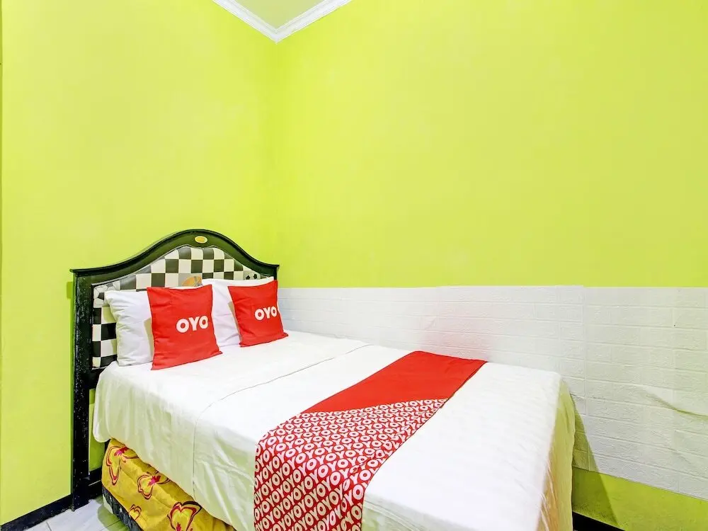 Сраген: OYO 92998 Wiludjeng Guesthouse