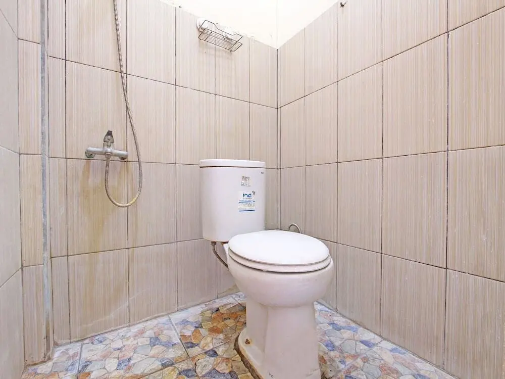 Сраген: OYO 92998 Wiludjeng Guesthouse