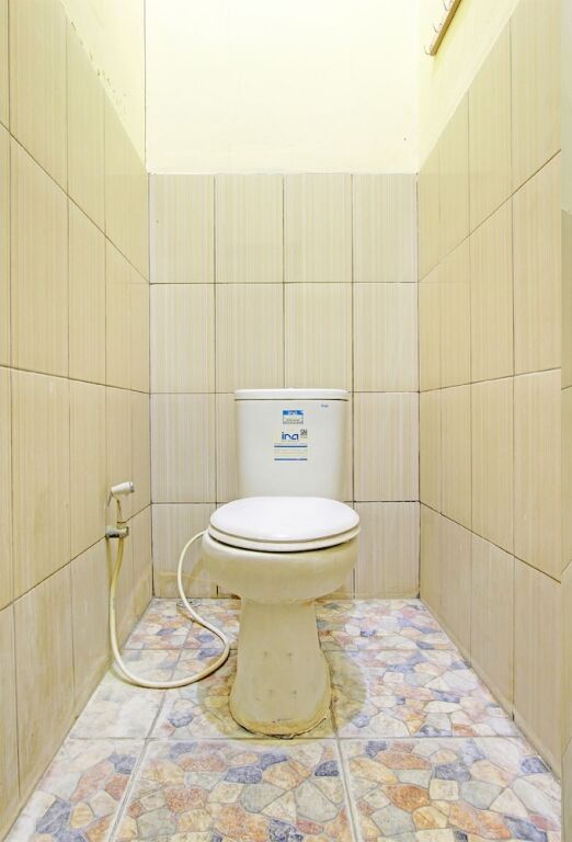 Сраген: OYO 92998 Wiludjeng Guesthouse