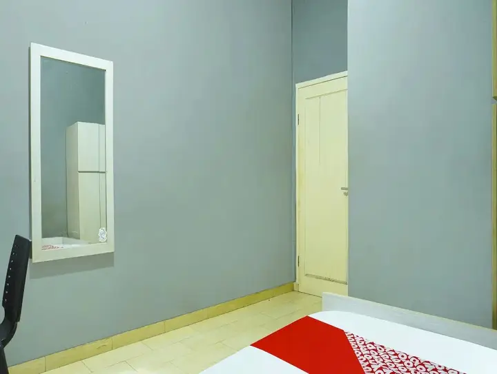 Караванг: OYO Life 91205 Rindang Guesthouse Syariah