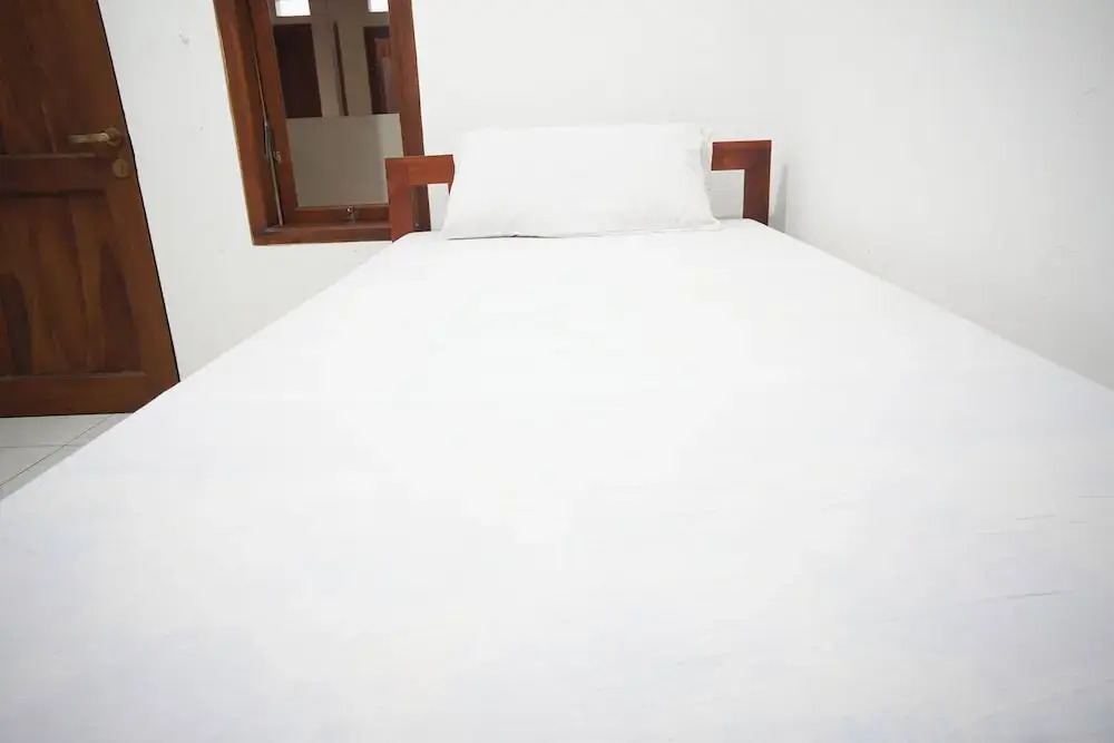 Лумаджанг: OYO Life 93038 Kost Putra Malilah