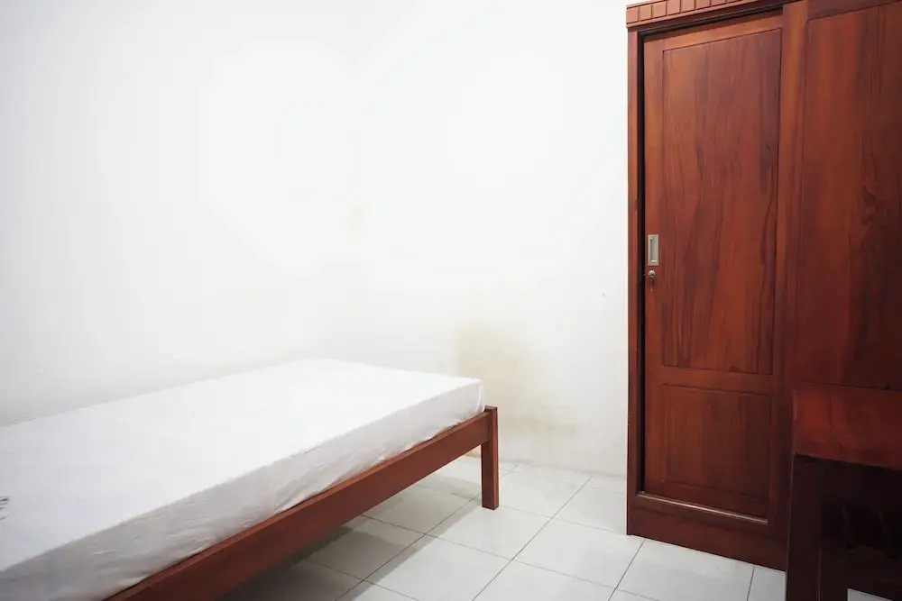 Лумаджанг: OYO Life 93038 Kost Putra Malilah