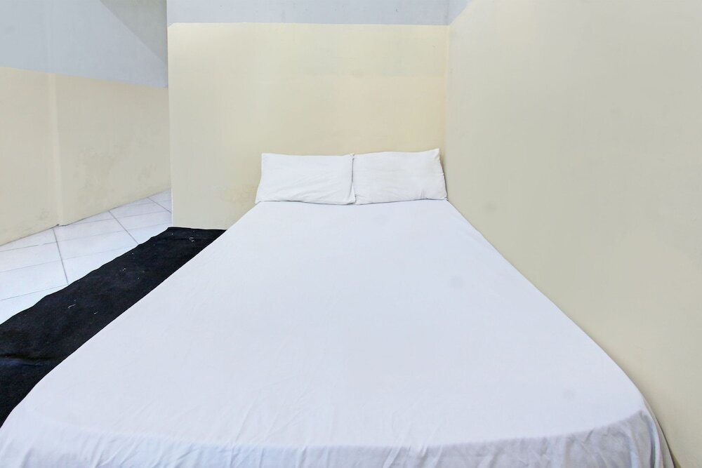 Прайя: OYO Life 92853 Kost 999