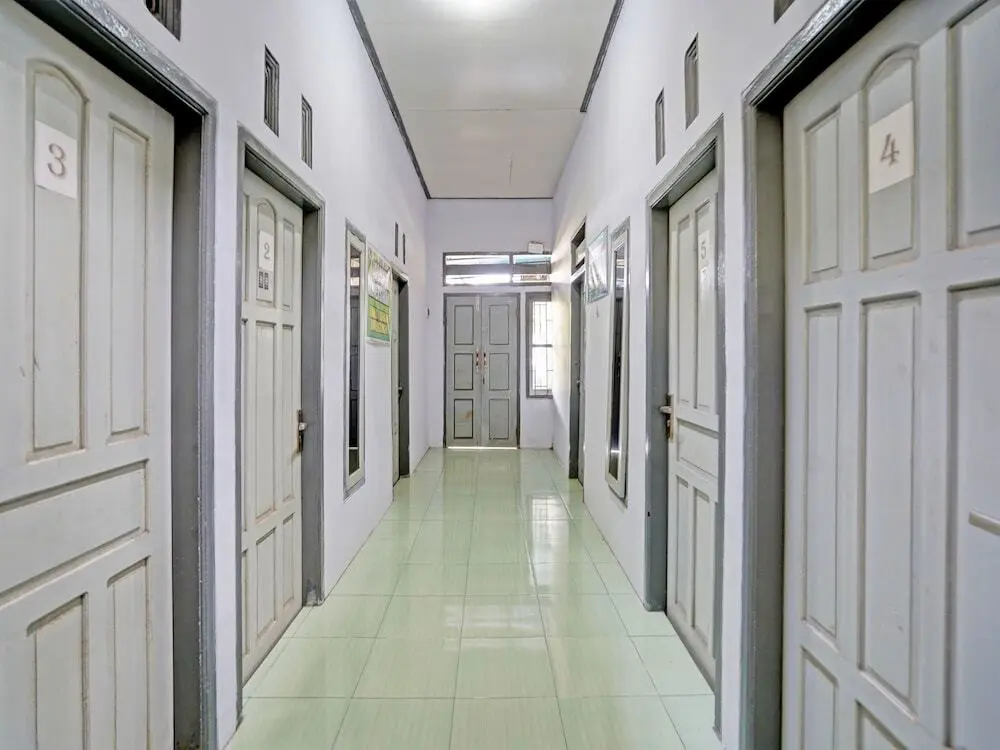 Баньюванги: OYO Life 92937 Kost Putri Sarkara Syariah