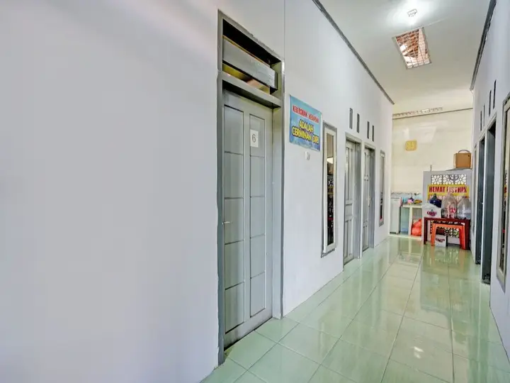Баньюванги: OYO Life 92937 Kost Putri Sarkara Syariah
