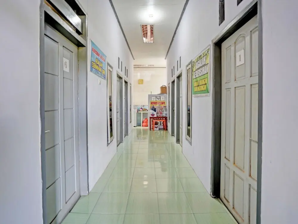 Баньюванги: OYO Life 92937 Kost Putri Sarkara Syariah