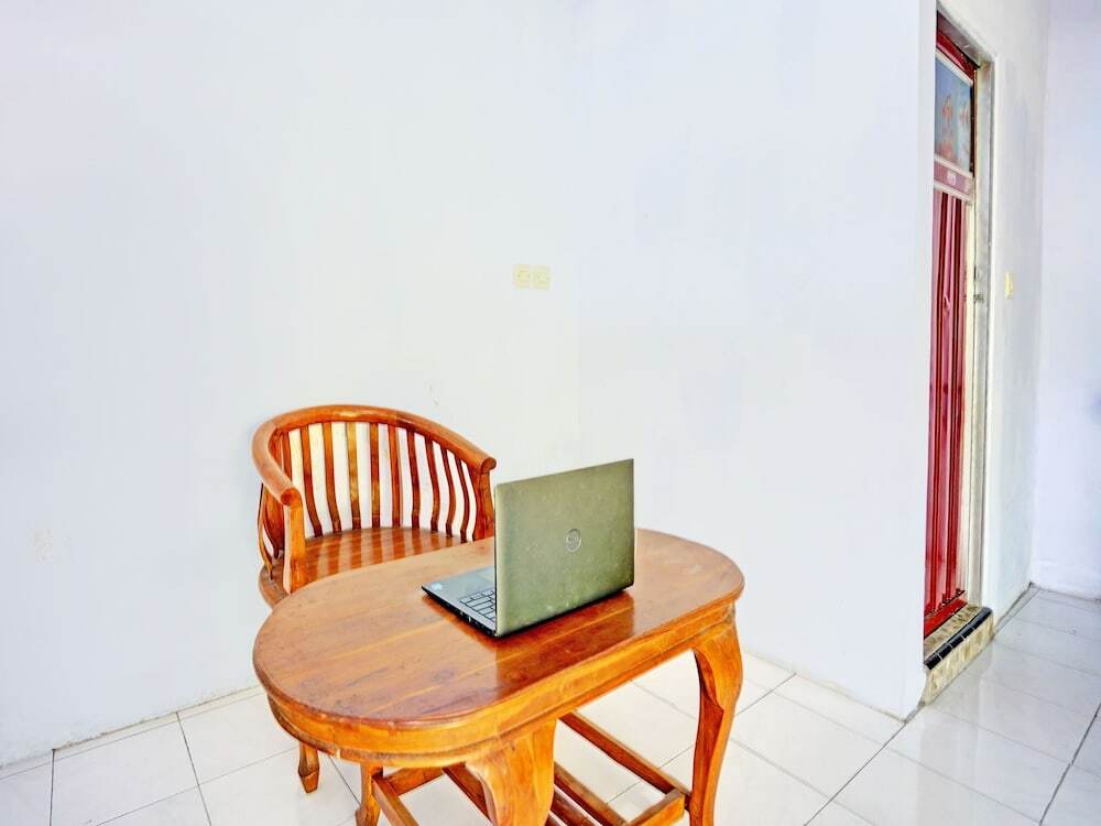 Баньюванги: OYO Life 92937 Kost Putri Sarkara Syariah
