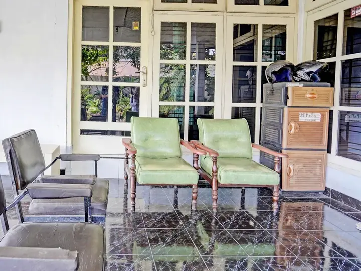 Баньюванги: OYO Life 92937 Kost Putri Sarkara Syariah