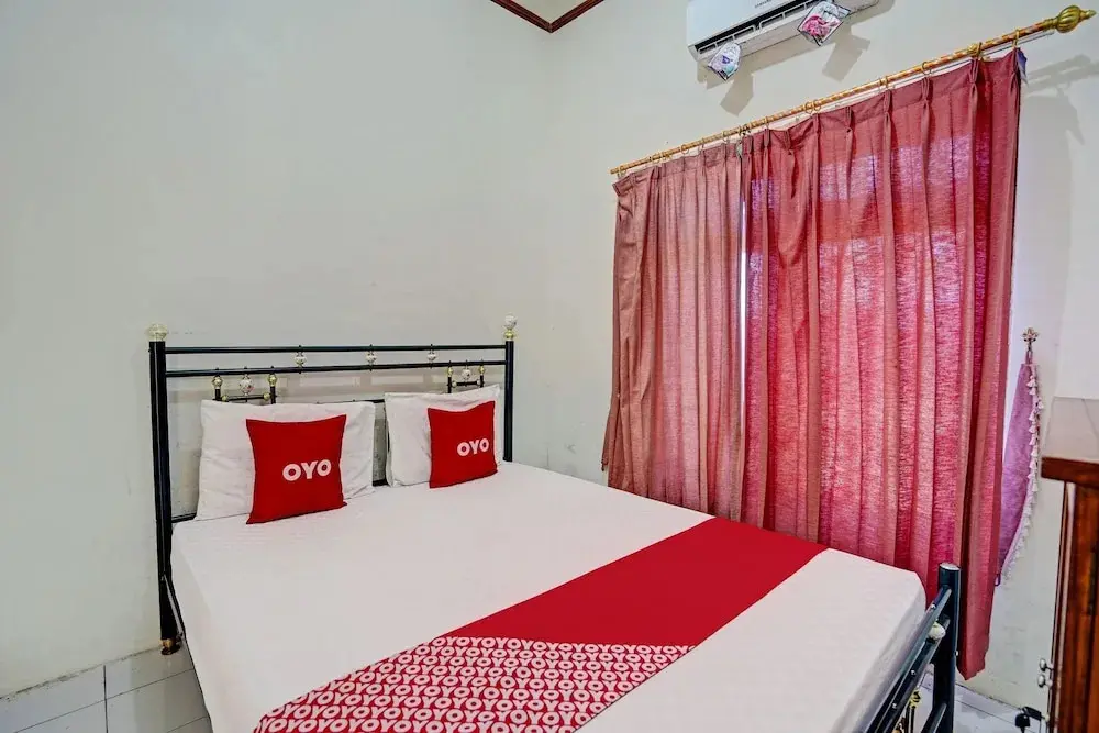 Баньюванги: OYO 2668 Villa Kusuma ResidenceNearRSI Fatimah Banyuwangi