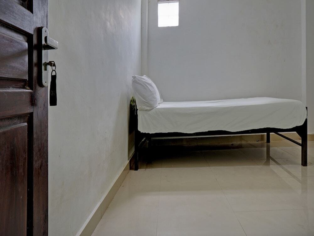 Мадиун: OYO Life 92919 Kost Wijaya Kusuma Lake Syariah