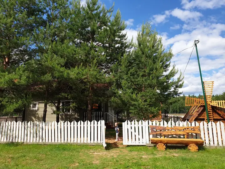 Звизжи: Гостевой дом на Угре