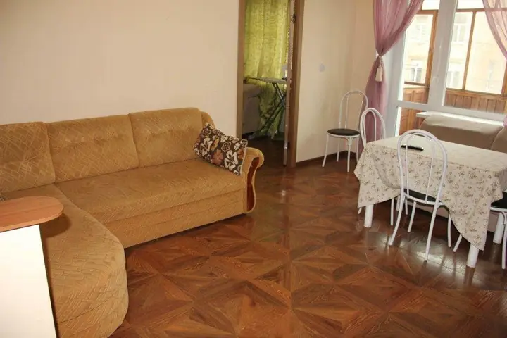 Красноярск: Bajkal Na Surikova Apartments