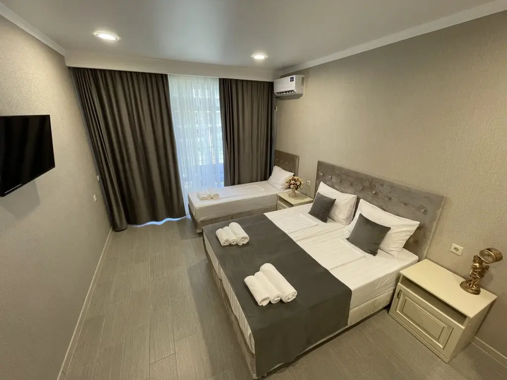 Ольгинка: Меблированные комнаты Elegant Hotel Resort