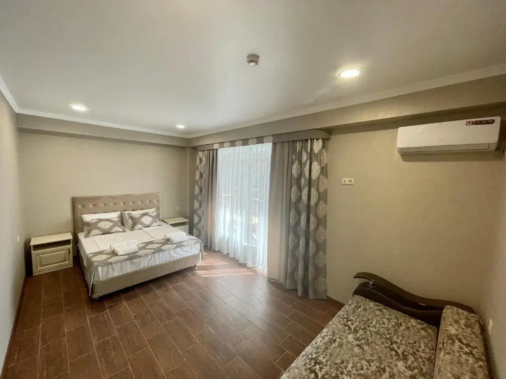 Ольгинка: Меблированные комнаты Elegant Hotel Resort
