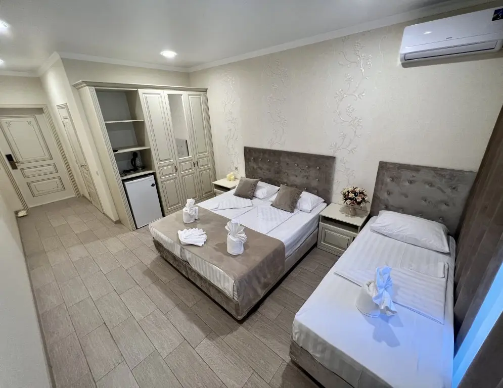 Ольгинка: Меблированные комнаты Elegant Hotel Resort
