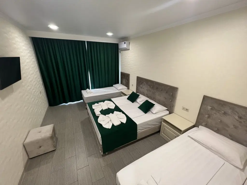 Ольгинка: Меблированные комнаты Elegant Hotel Resort